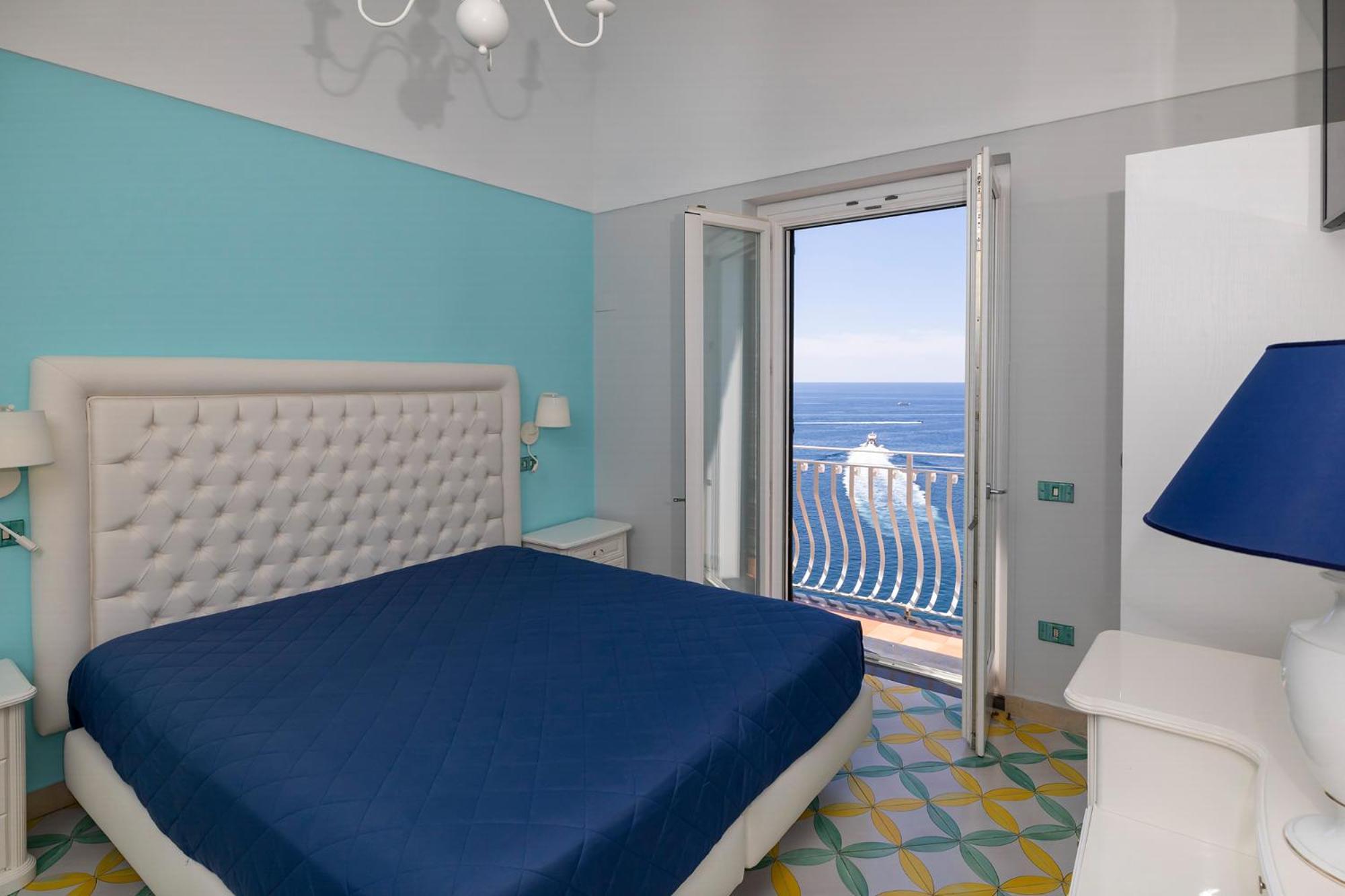 Apartments Amalfi Design Sea View Accessible By 250 Steps Kültér fotó