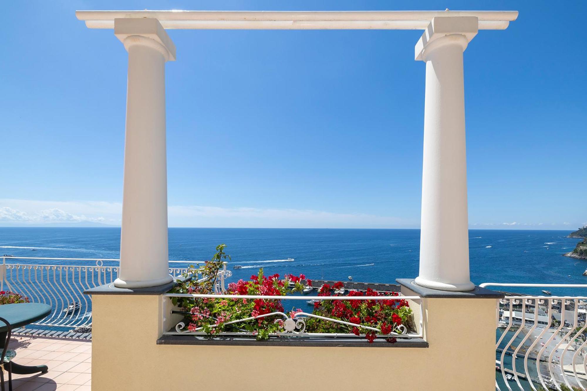 Apartments Amalfi Design Sea View Accessible By 250 Steps Kültér fotó