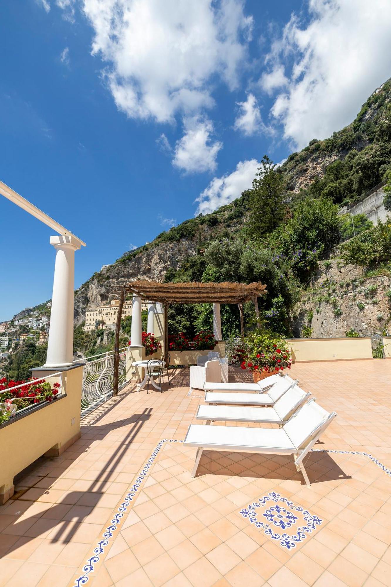 Apartments Amalfi Design Sea View Accessible By 250 Steps Kültér fotó
