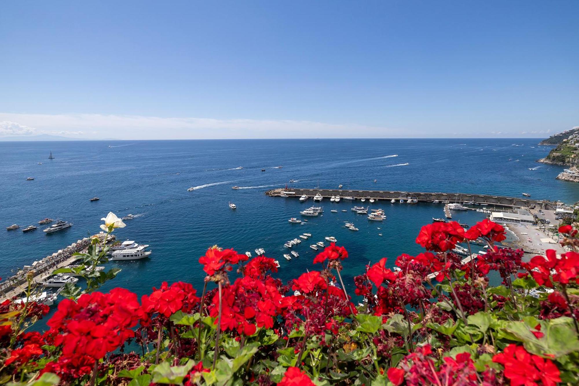 Apartments Amalfi Design Sea View Accessible By 250 Steps Kültér fotó