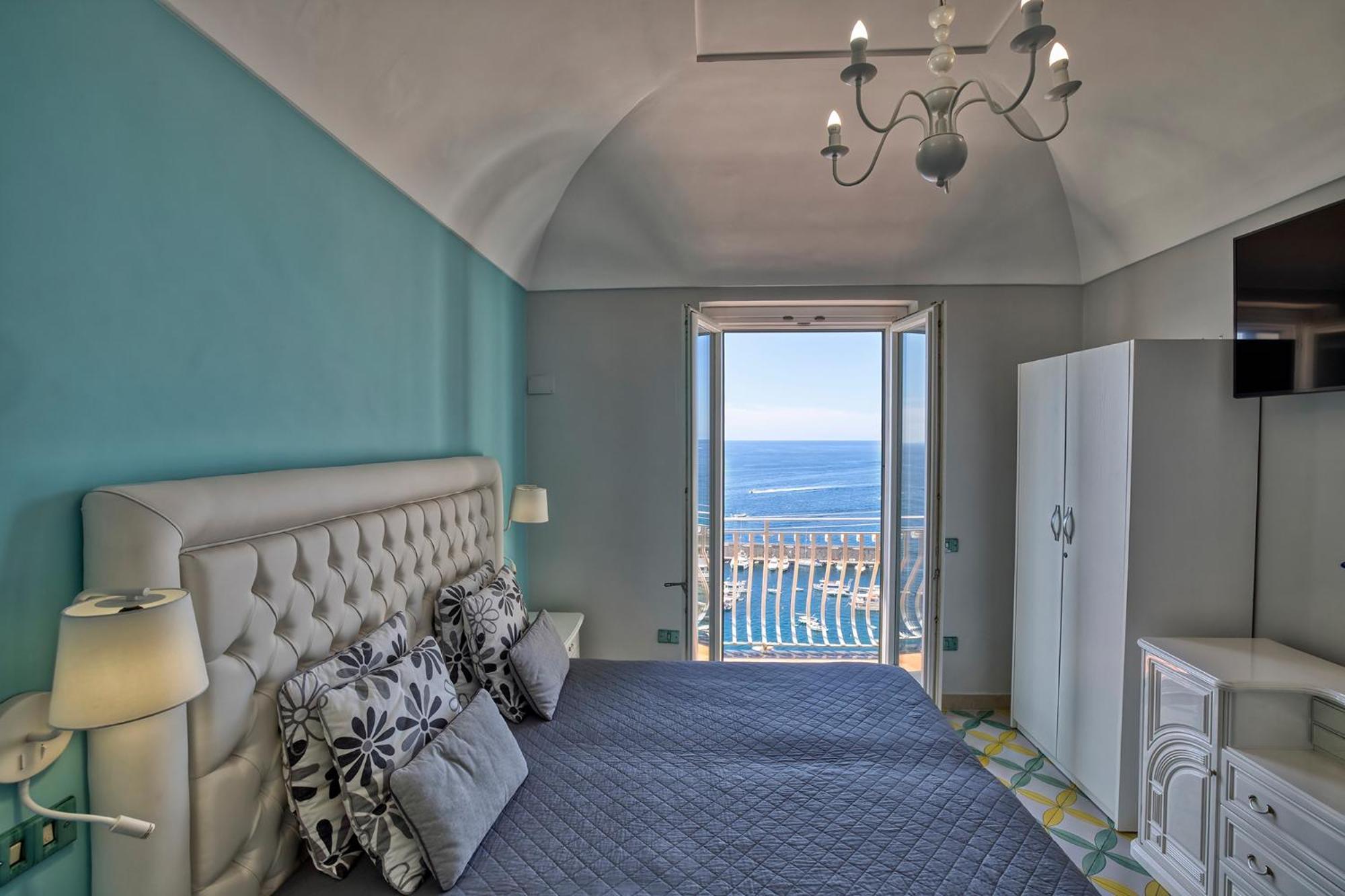 Apartments Amalfi Design Sea View Accessible By 250 Steps Kültér fotó